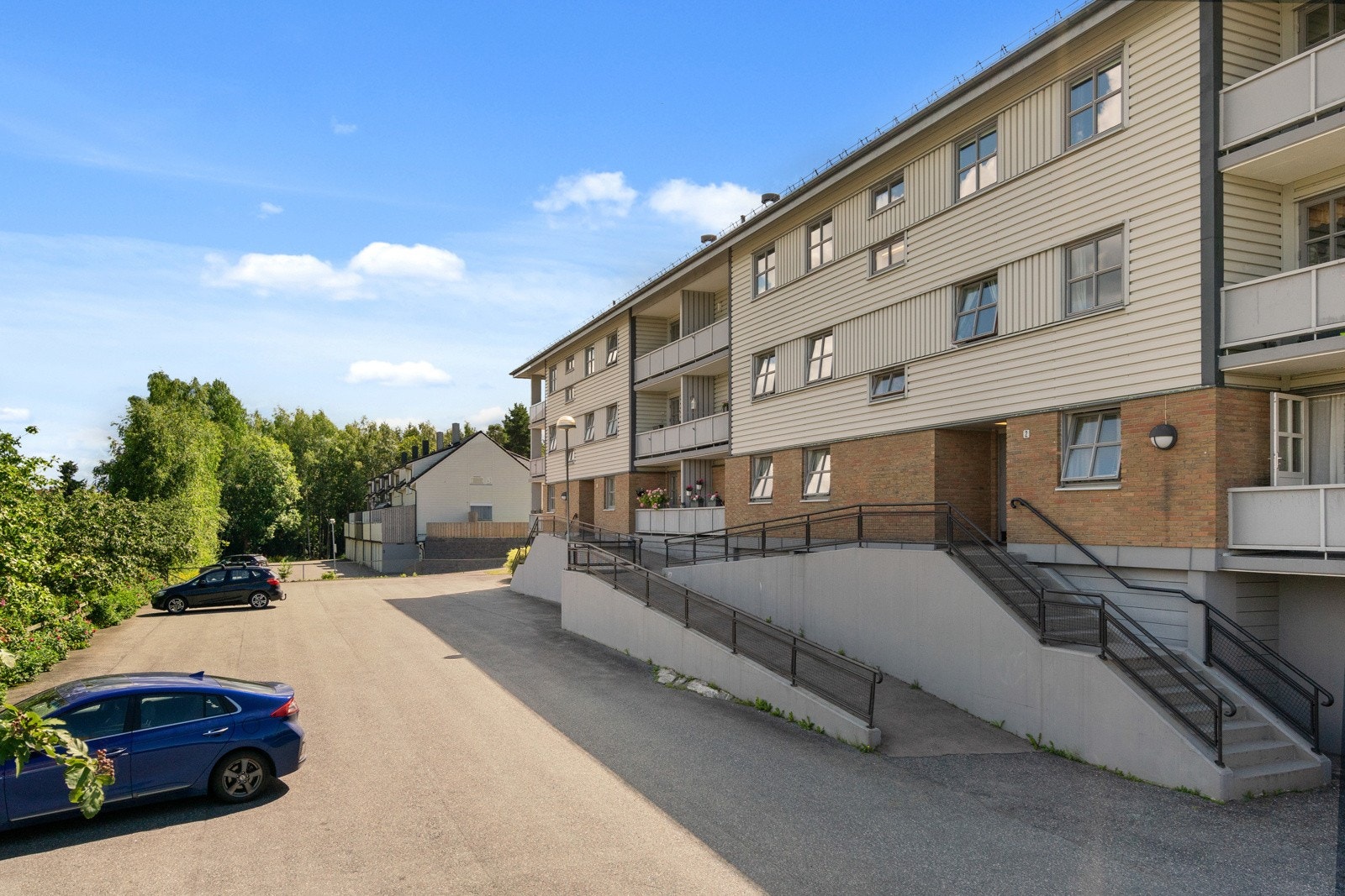 Inngangsparti. Galleribilde