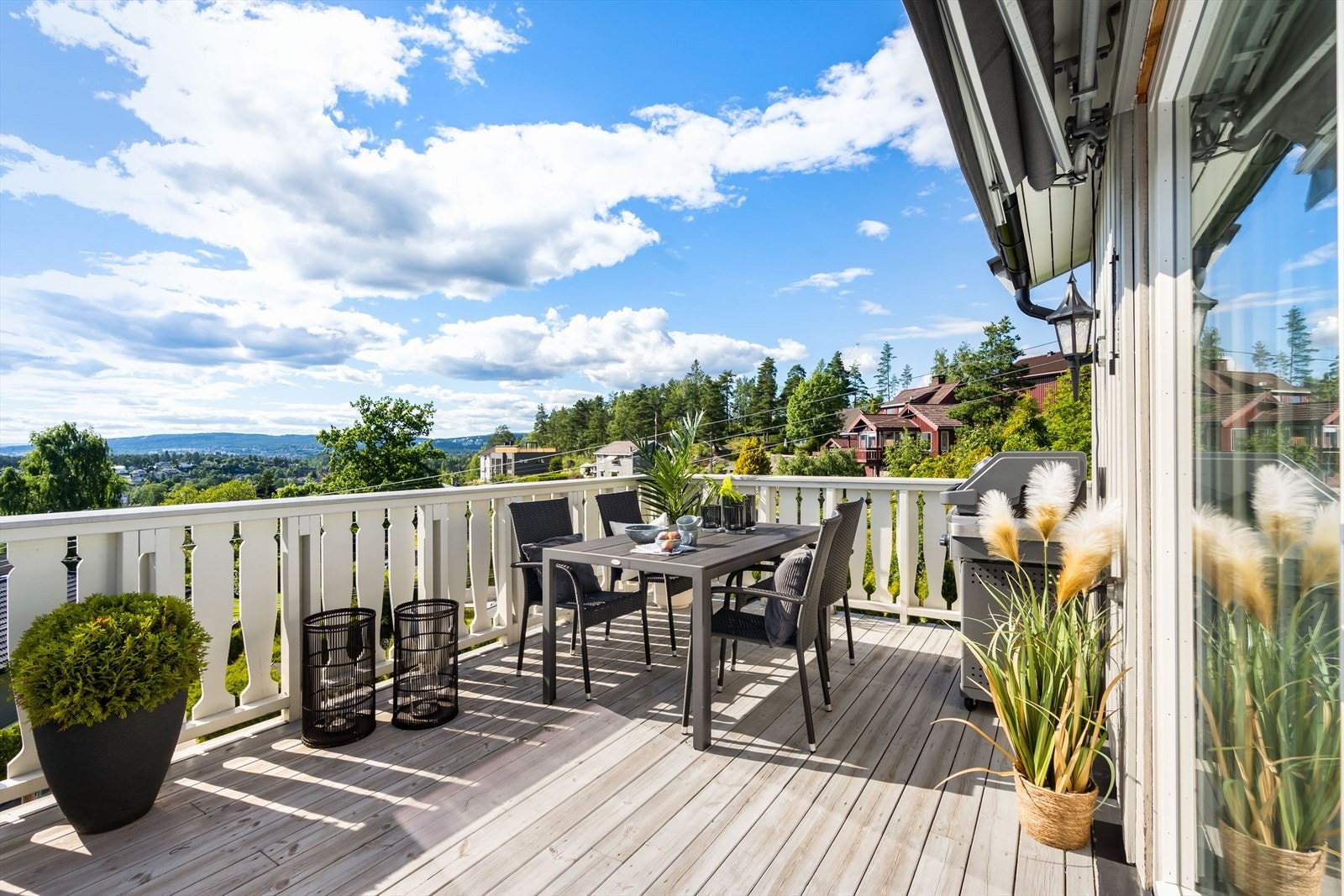 Daglivarehandelen kan blant annet gjøres i den nye Rema 1000 butikken i Stasjonsbyen 250 m fra boligen. Galleribilde