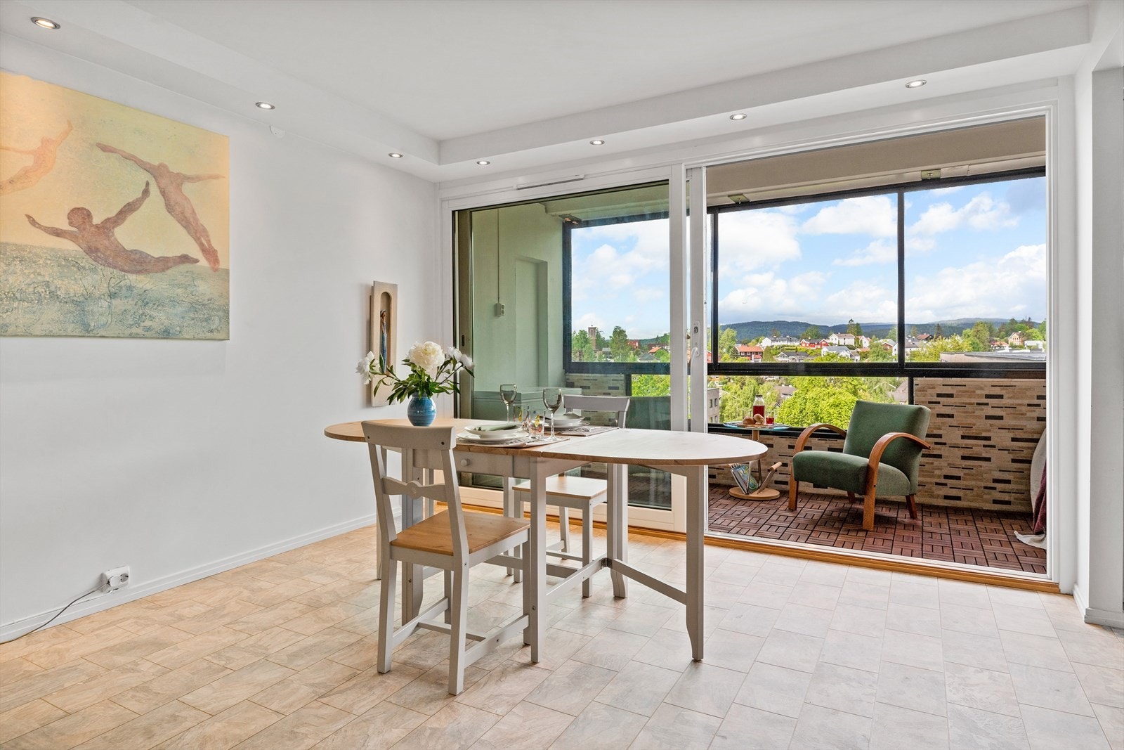 Moderne og oppgradert 3-roms leilighet. Galleribilde