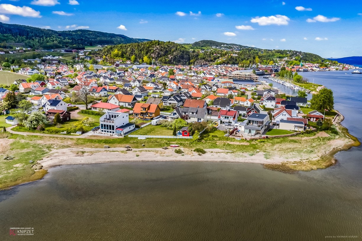 Svelvik ligger kun 5 min fra boligen.jpg Galleribilde