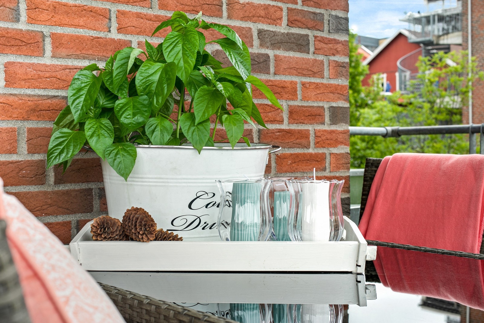 Hyggelig balkong med gode solforhold. Galleribilde