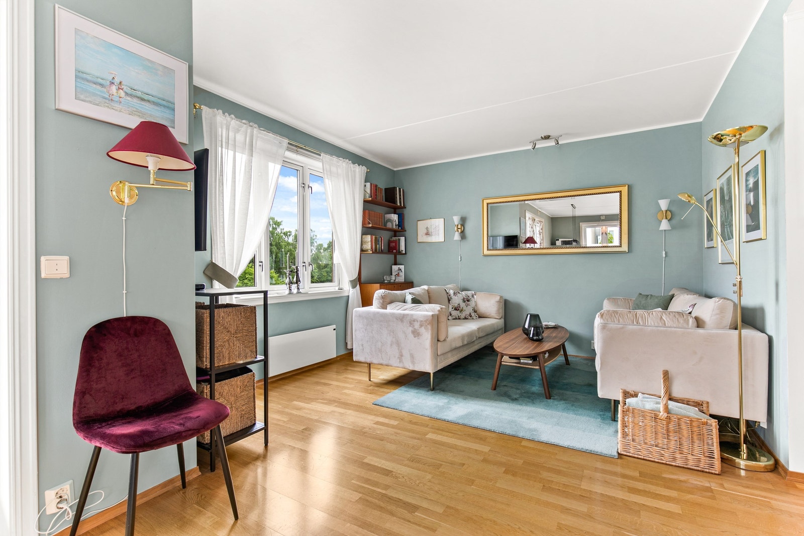 I stuen er det god plass til sofagruppe eller lignende møblering. Galleribilde