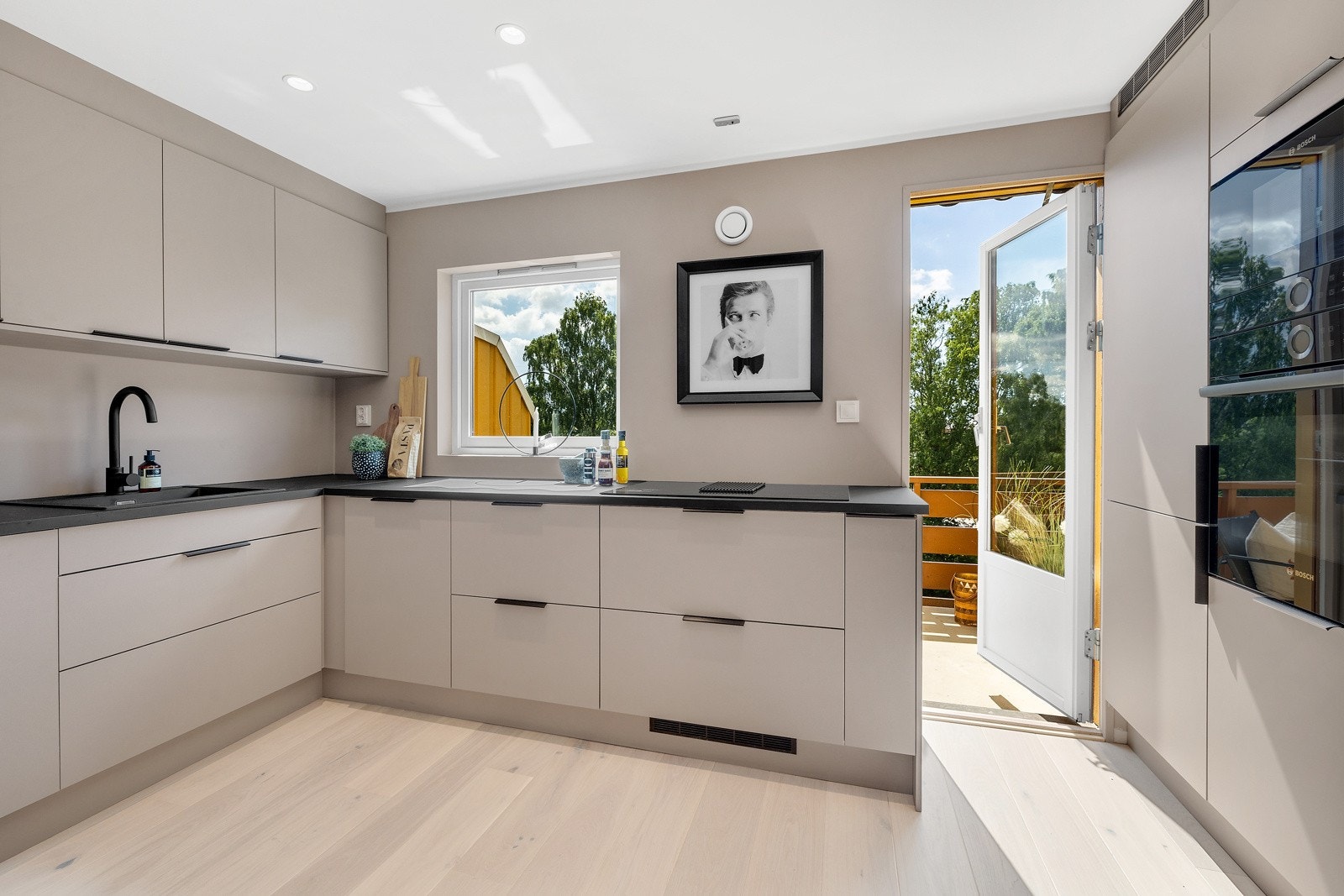 Borettslagets fineste bolig? Betydelig oppusset i 2022. Dokumentasjon på arbeidene foreligger. Galleribilde