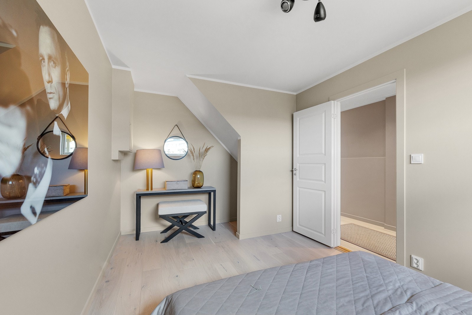 Nytt el-anlegg/sikringsskap. Dokumentasjon foreligger. Galleribilde