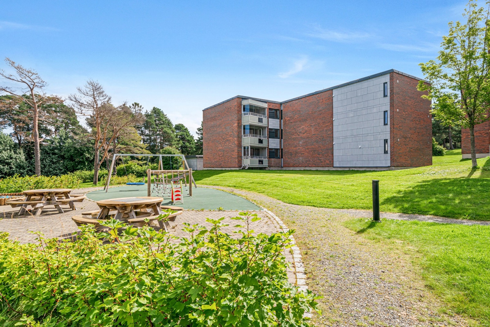 Bygget ble utvendig renovert i 2017/18 hvor det bl.a ble byttet alle vinduer, etterisolert og drenert. Galleribilde