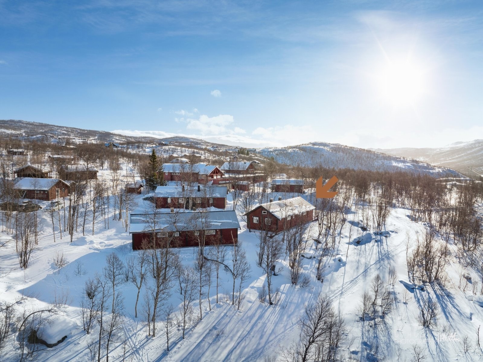 Lokal Eiendomsmegler MNEF/Økonom Ådne Holestøl Hognerud har gleden av å vise frem Sudndalen 324A i vinterdrakt. Galleribilde