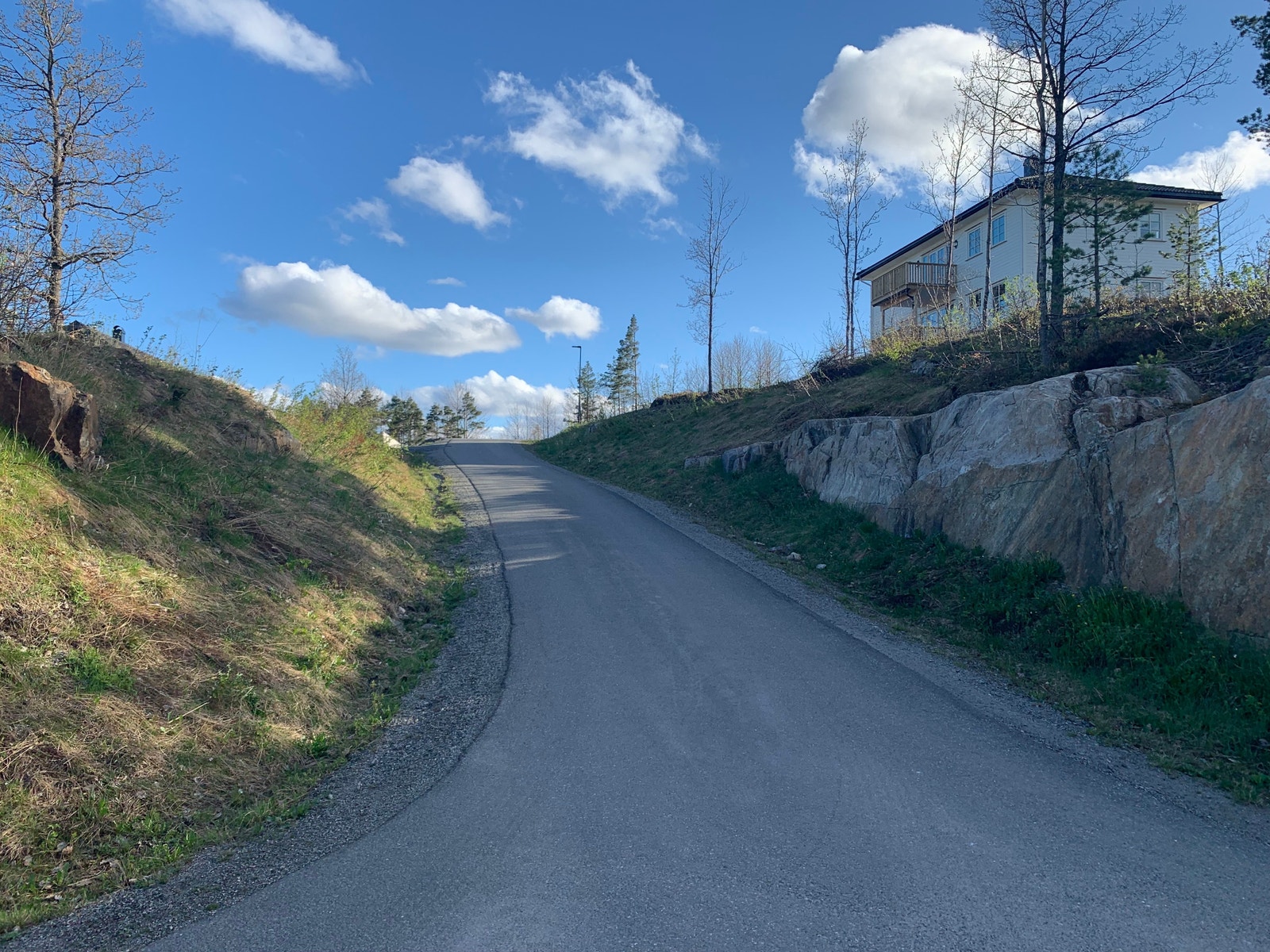 Djuptjennhaugen IV: Knokfjellveien (gangvei) Galleribilde