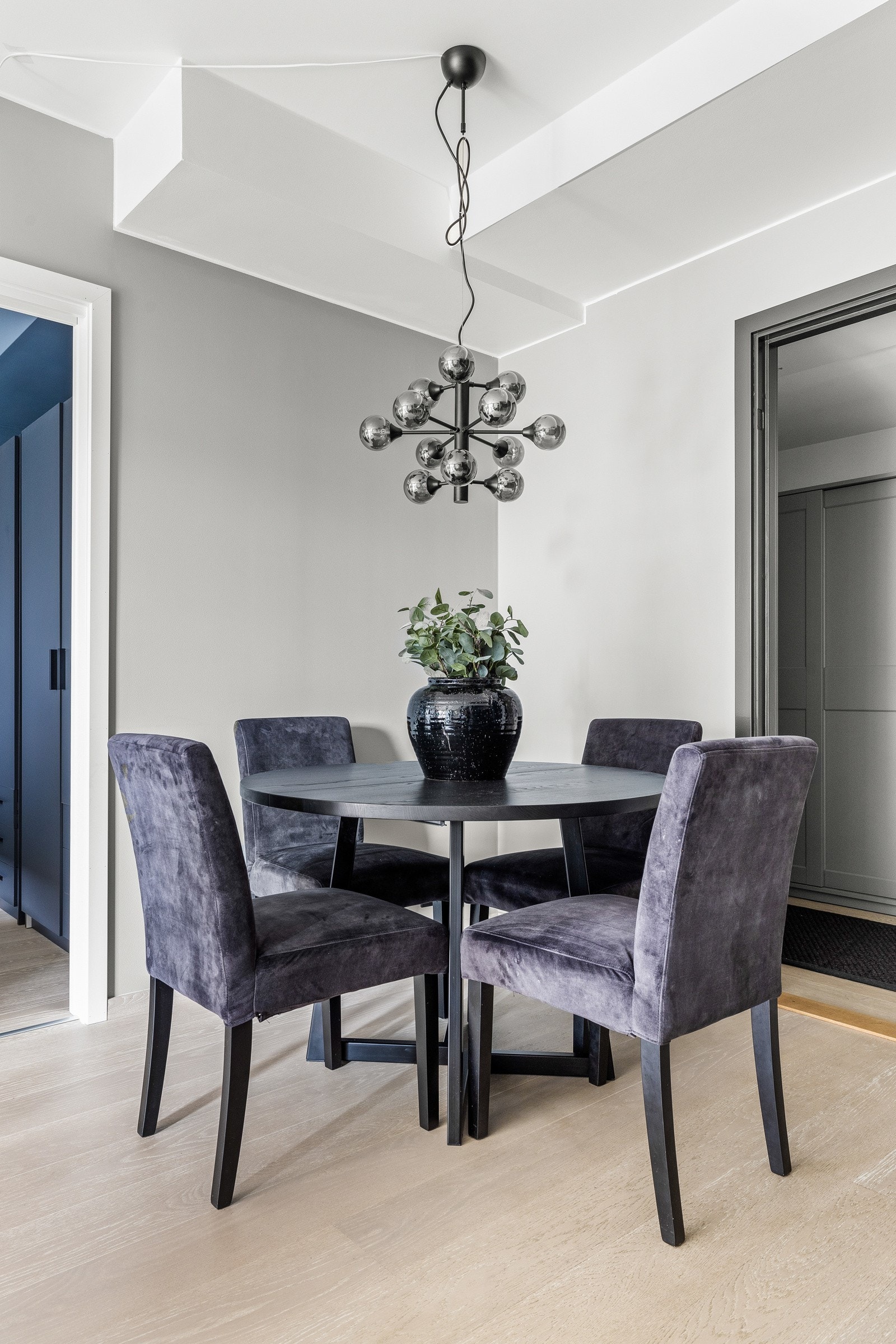 I tilknytning til kjøkkenet er det plass til spisestue. Galleribilde