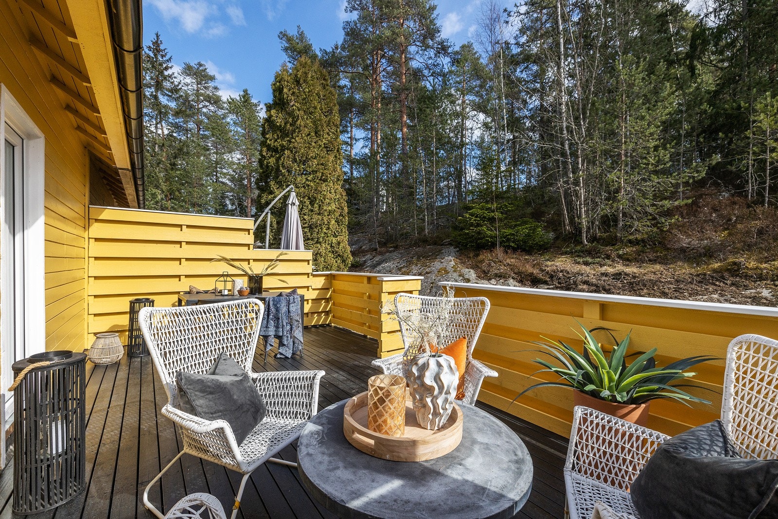 Fra markterrassen er det direkte tilgang til skjermet fellesområde, samt umiddelbar nærhet til marka. Galleribilde