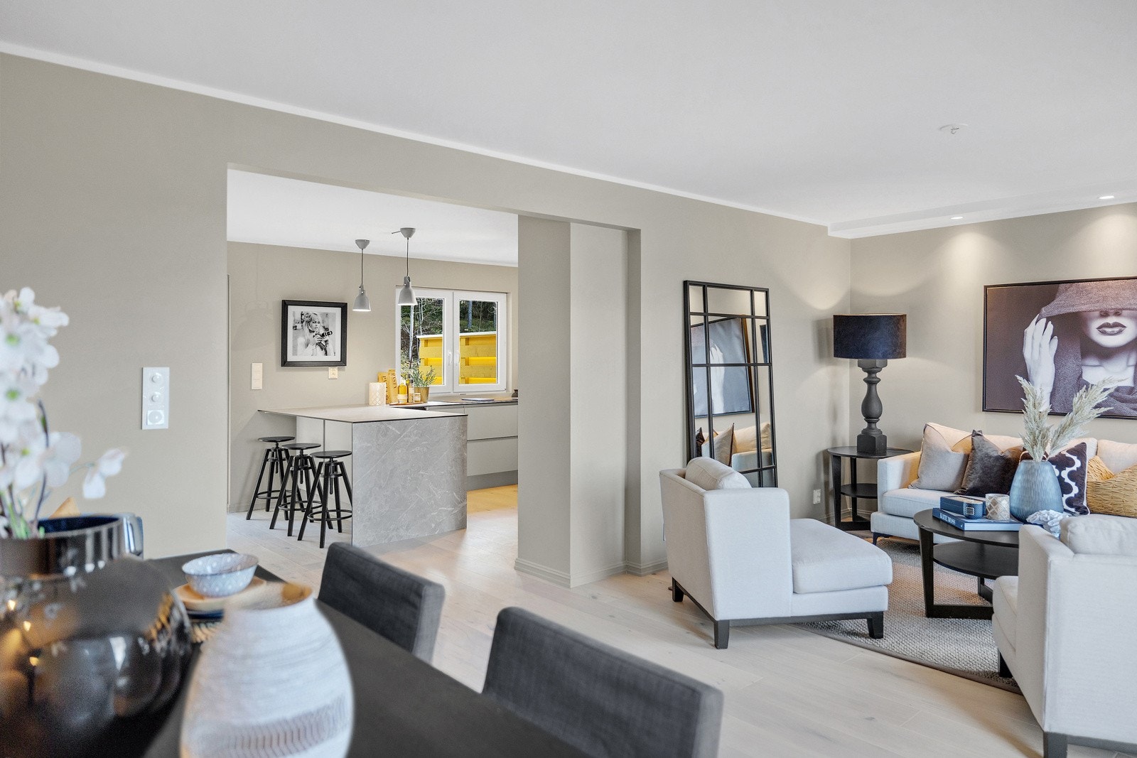 Nytt el-anlegg og sikringsskap. Galleribilde