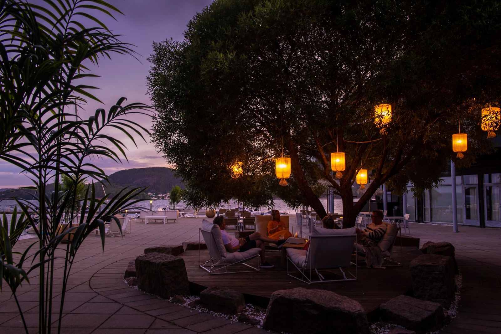 Stemningsfullt uteområde på Resorten. Galleribilde