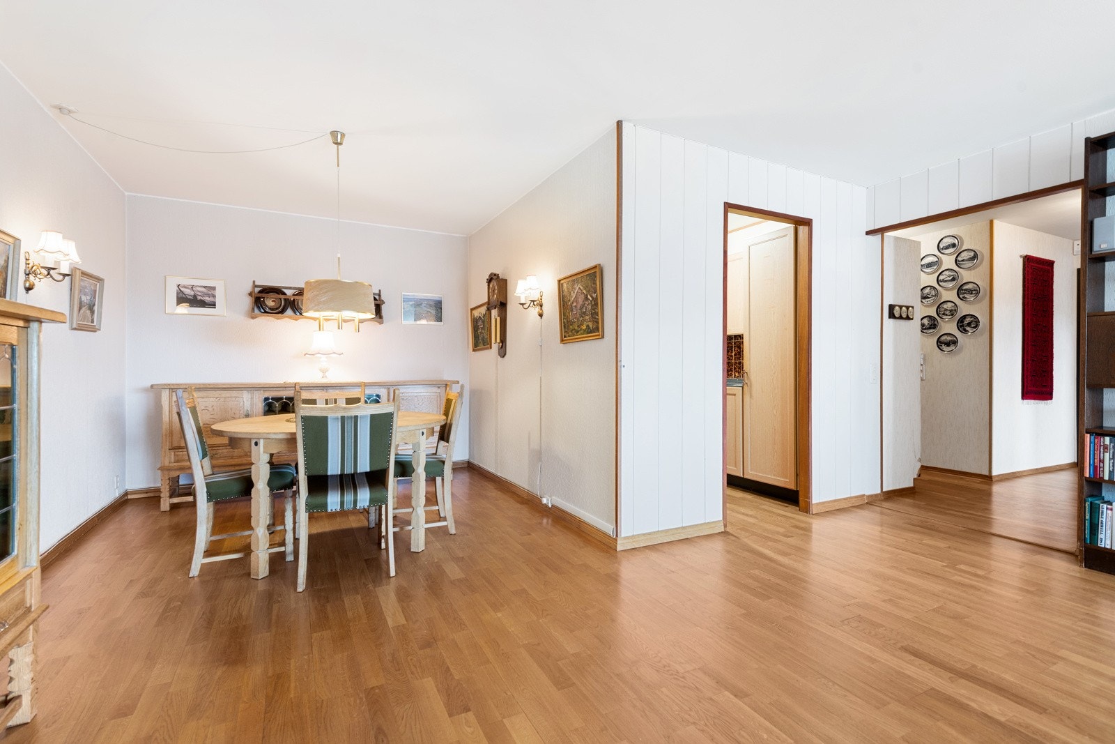 Stue og kjøkken. Galleribilde