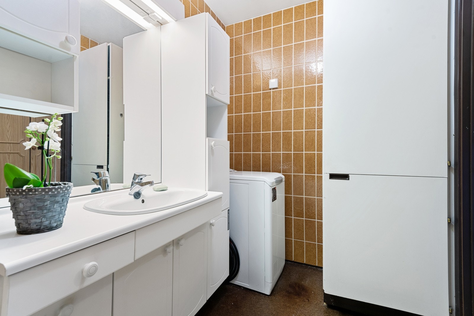 Bad og wc kan utvides til et stort bad. Mulig å inkludere deler av gangen. Galleribilde