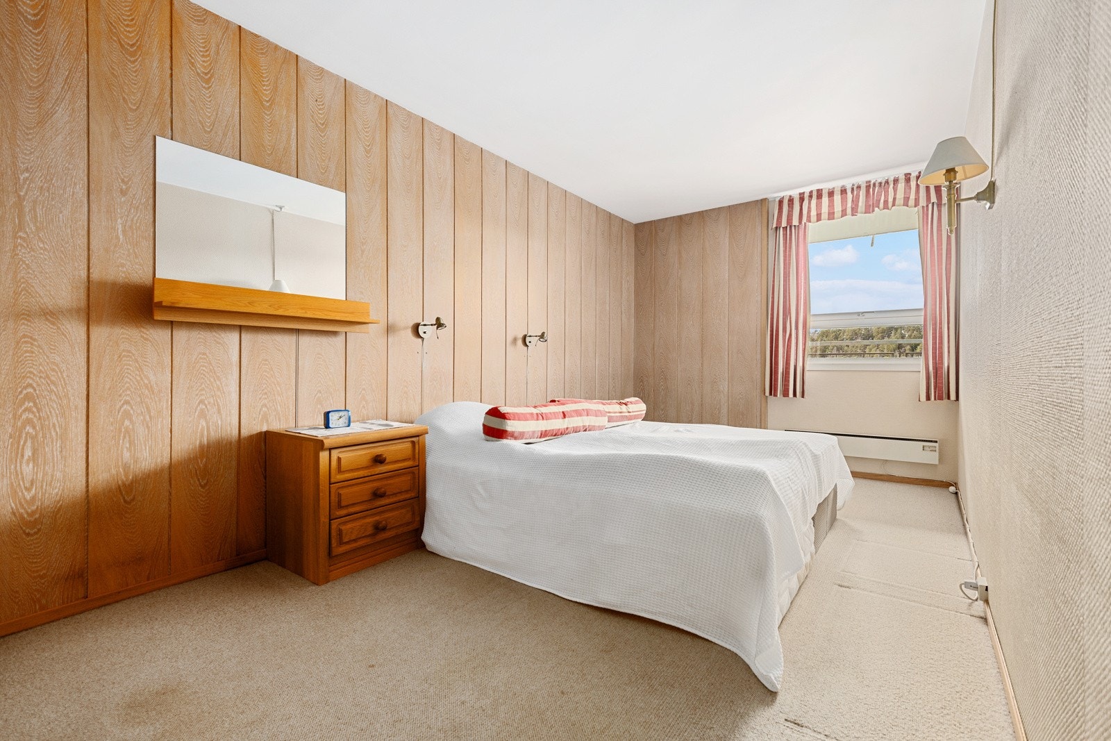 Rosmlig soverom. Galleribilde