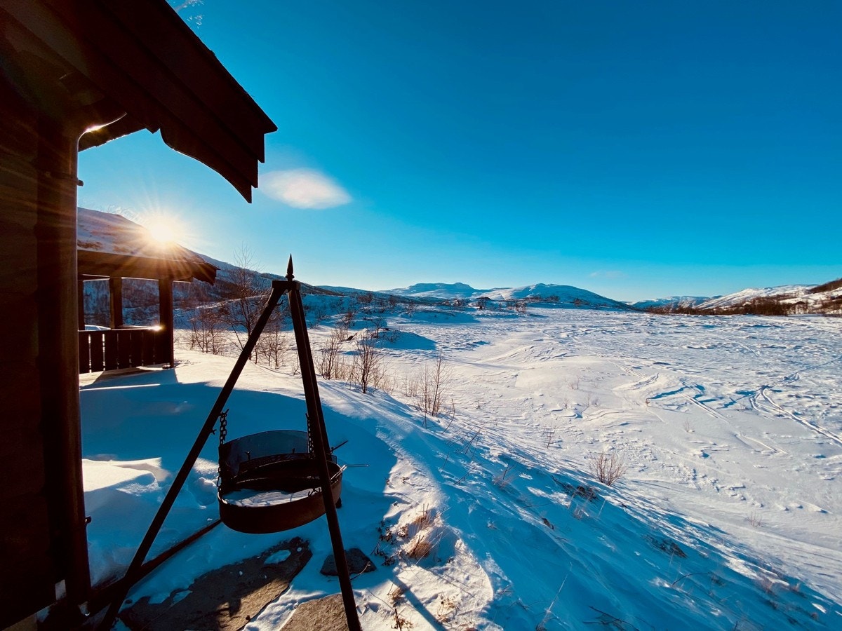 Nydelig utsikt og gode solfrohold. Tenk å feire vinter og påskeferie her! Galleribilde