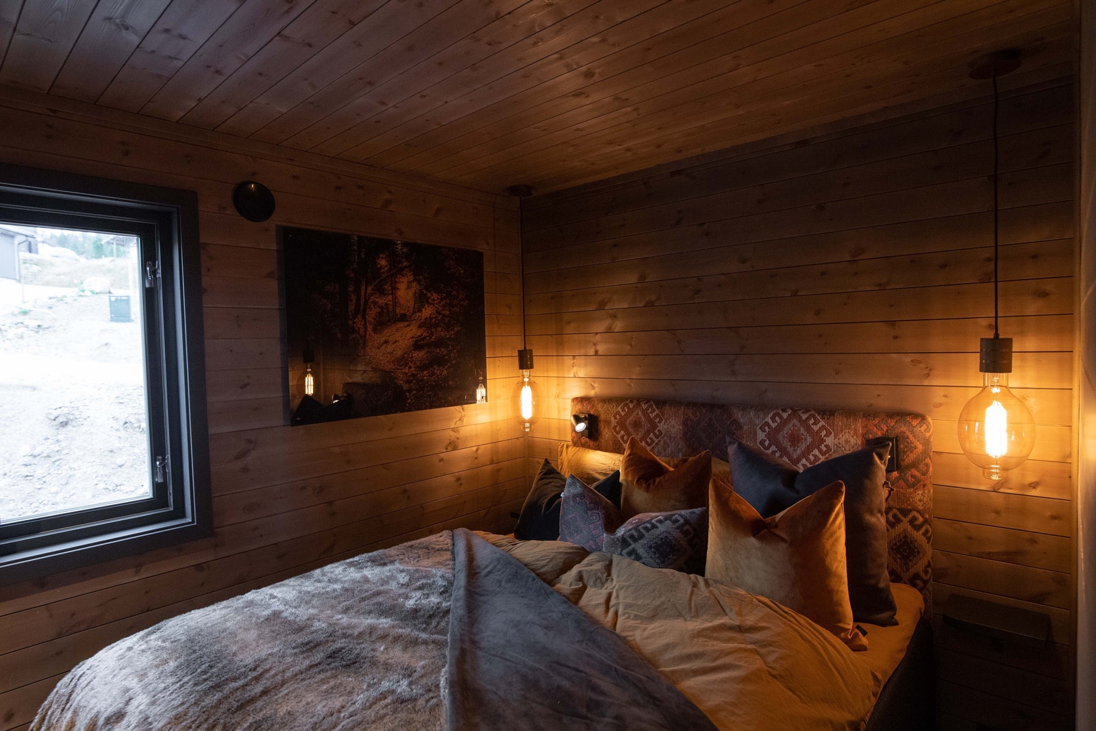 Hovedsoverom med dobbeltseng og mulighet for stor garderobe. Galleribilde
