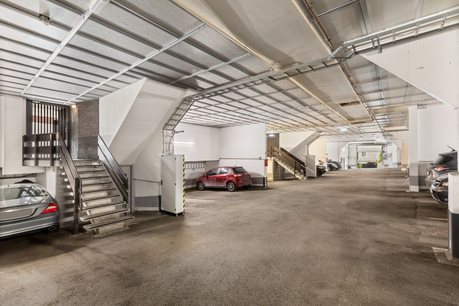 Det medfølger èn garasjeplass med mulighet for elbil lader Galleribilde