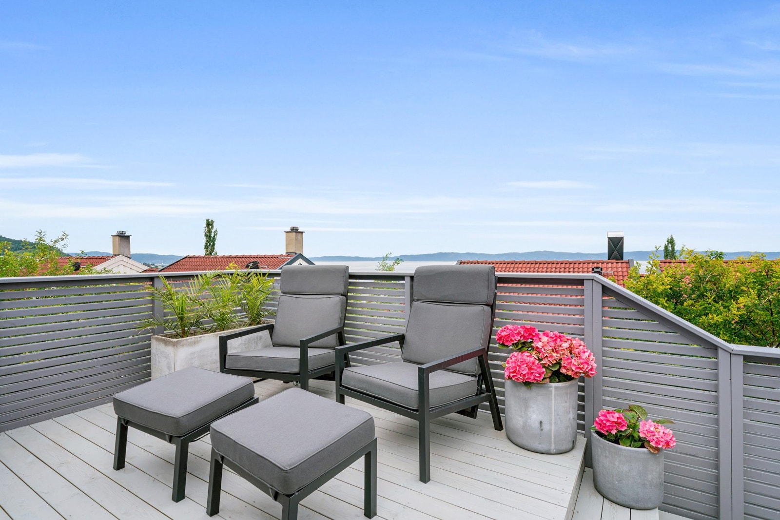 Denne delen av verandaen er nybygd fra 2019. Galleribilde