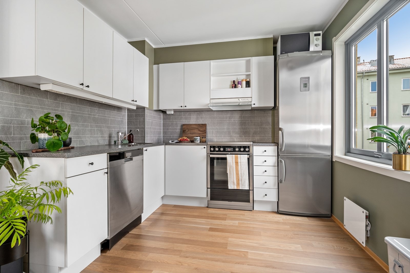 - Her har man god plass til matlaging - Galleribilde