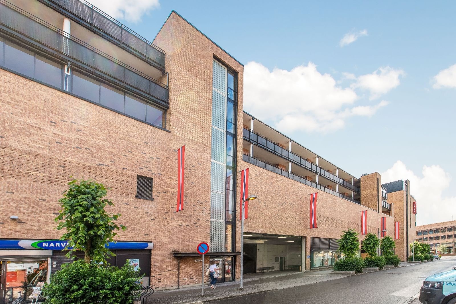 Stor 3-roms leilighet midt i Ski sentrum med direkte adkomst til Ski Storsenter. Galleribilde