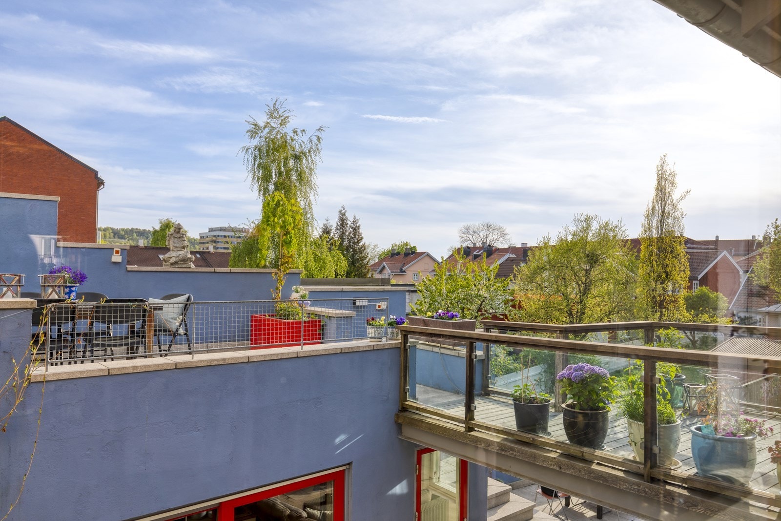 Bro som knytter leiligheten og gir lett adkomst til de store uterommene Galleribilde