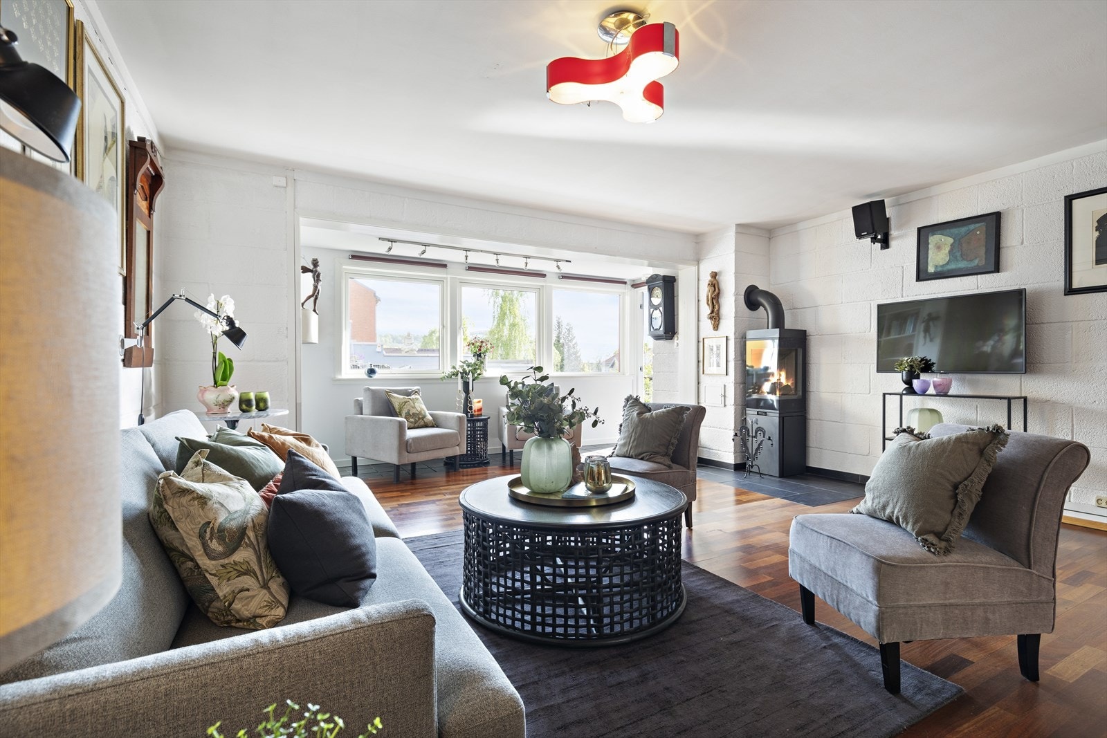 Stor stue med peisovn fra 2015 Galleribilde