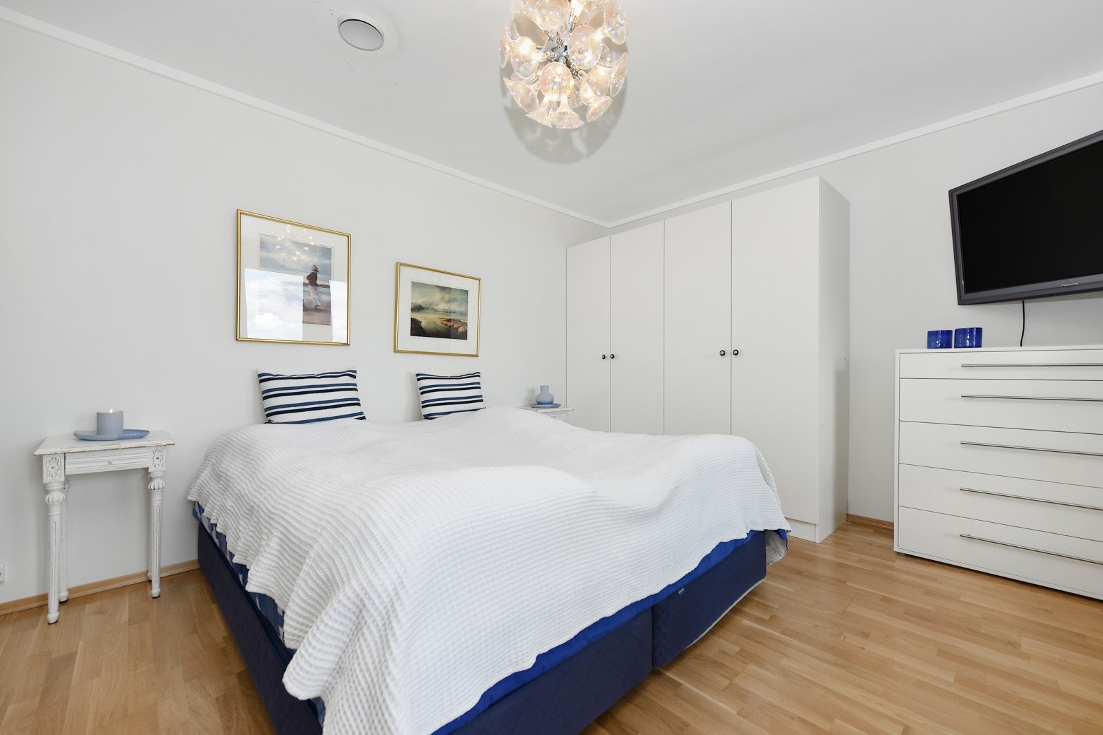 Soverommet har 2 doble garderobeskap. Galleribilde