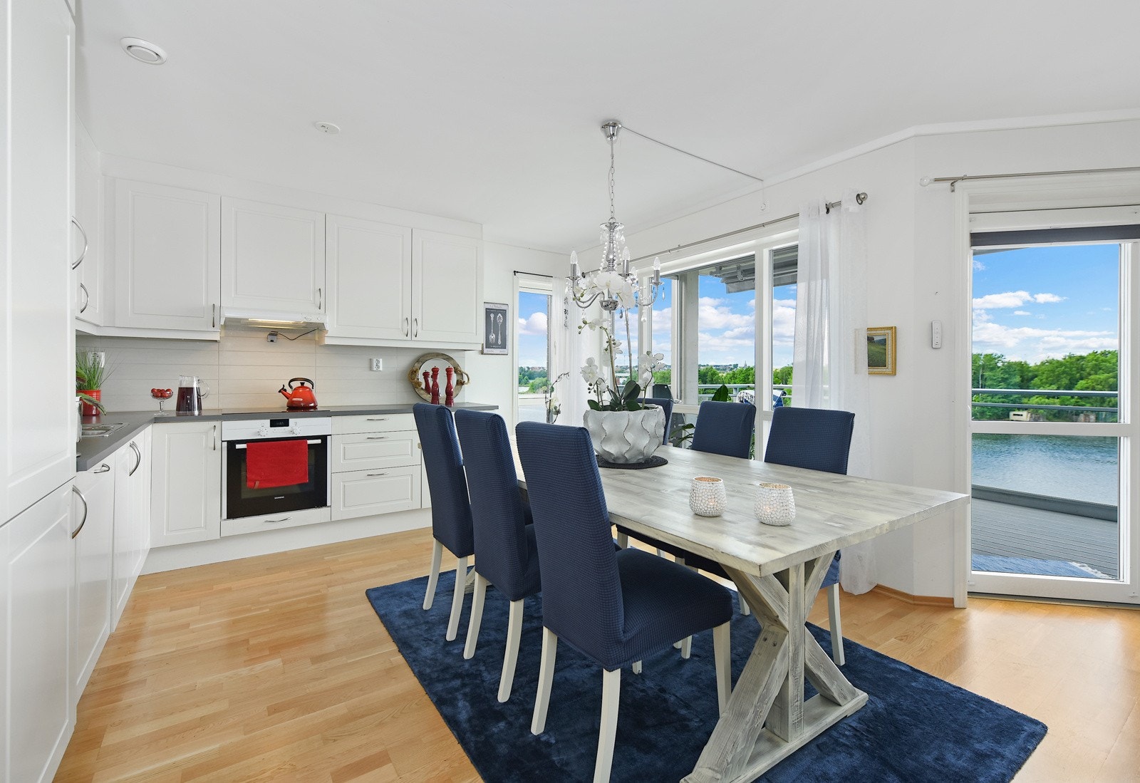 God plass til spisestue Galleribilde