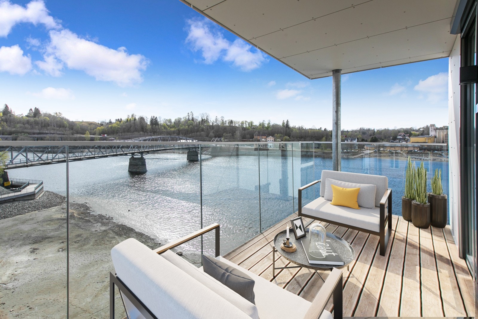 Kan dette være drømmeleiligheten du/dere har ventet på? Delikat 3-roms endeleilighet fra 2018 m/sydvendt balkong på 10 kvm og nydelig utsyn. Meget sentral beliggenhet i Sundet i Eidsvoll - Heis - Garasjeplass - Må sees og oppleves! Galleribilde