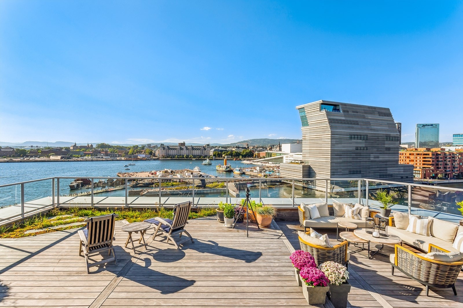 Orkesterplass til Operaen, Munchmuseet, Barcode, Festningen, Rådhuset, Holmenkollen m.m. Galleribilde