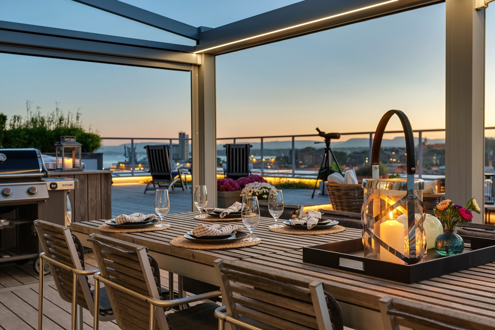 Her kan man nyte late sommerkvelder i godt selskap Galleribilde