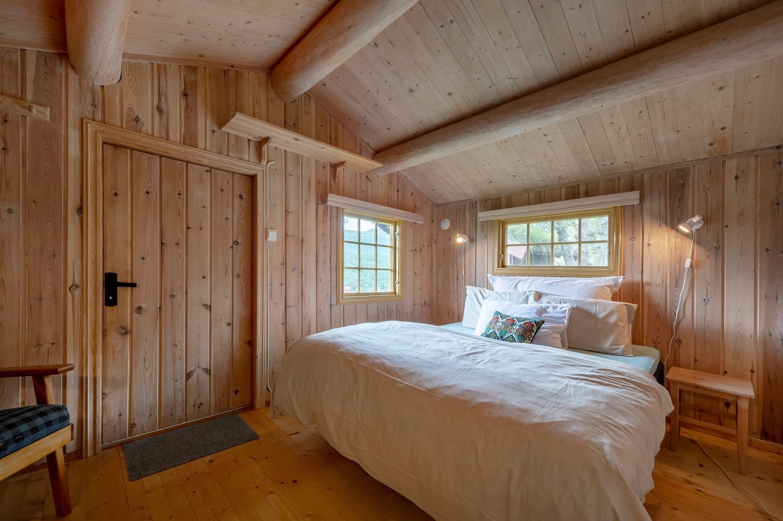 Soverommene er på henholdsvis 4,8 kvm, 9,7 kvm og 10,5 kvm. Galleribilde