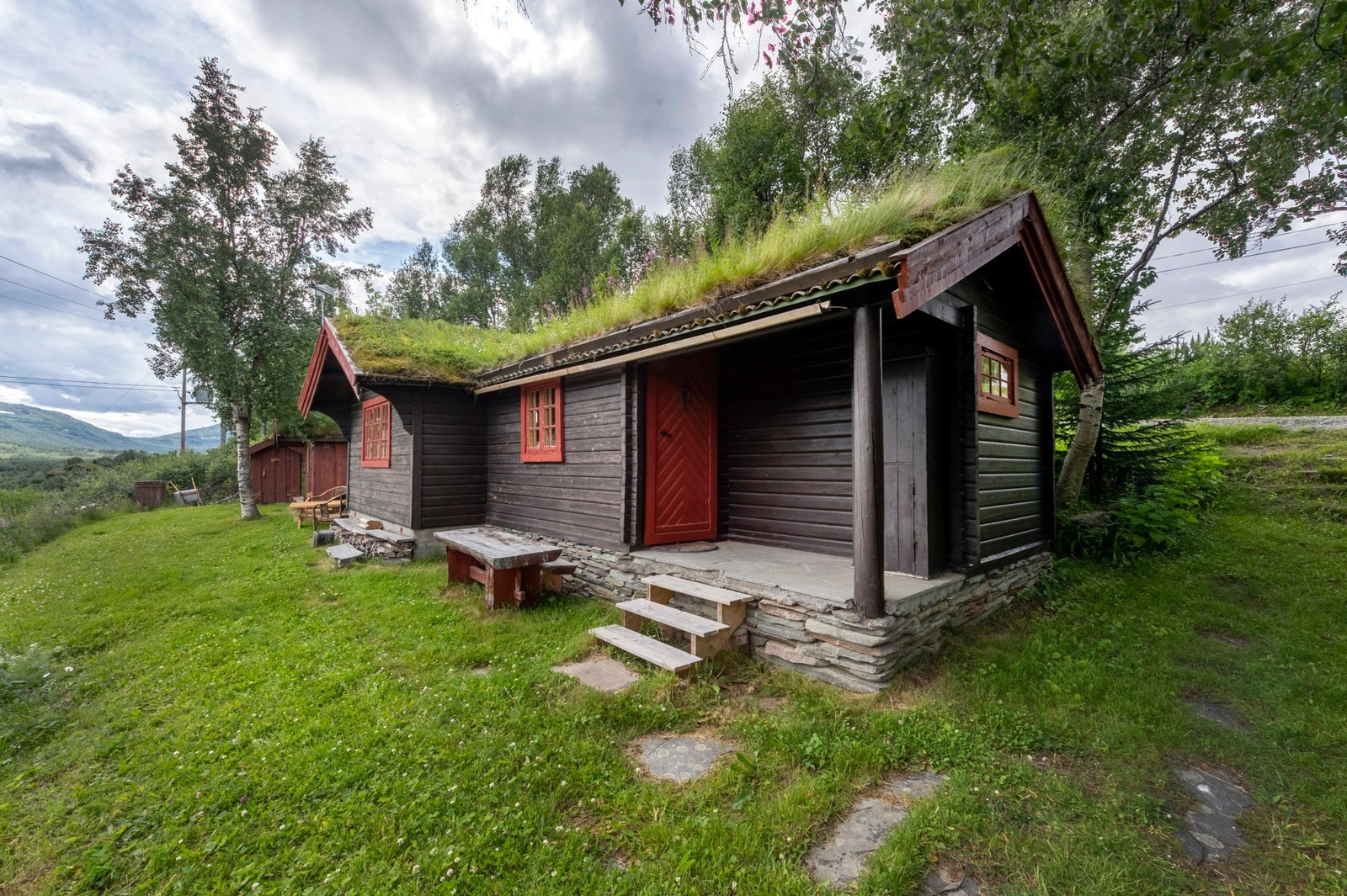 EiendomsMegler 1 ved Per Hårstad har gleden av å presentere Nerskogsveien 1992! Galleribilde