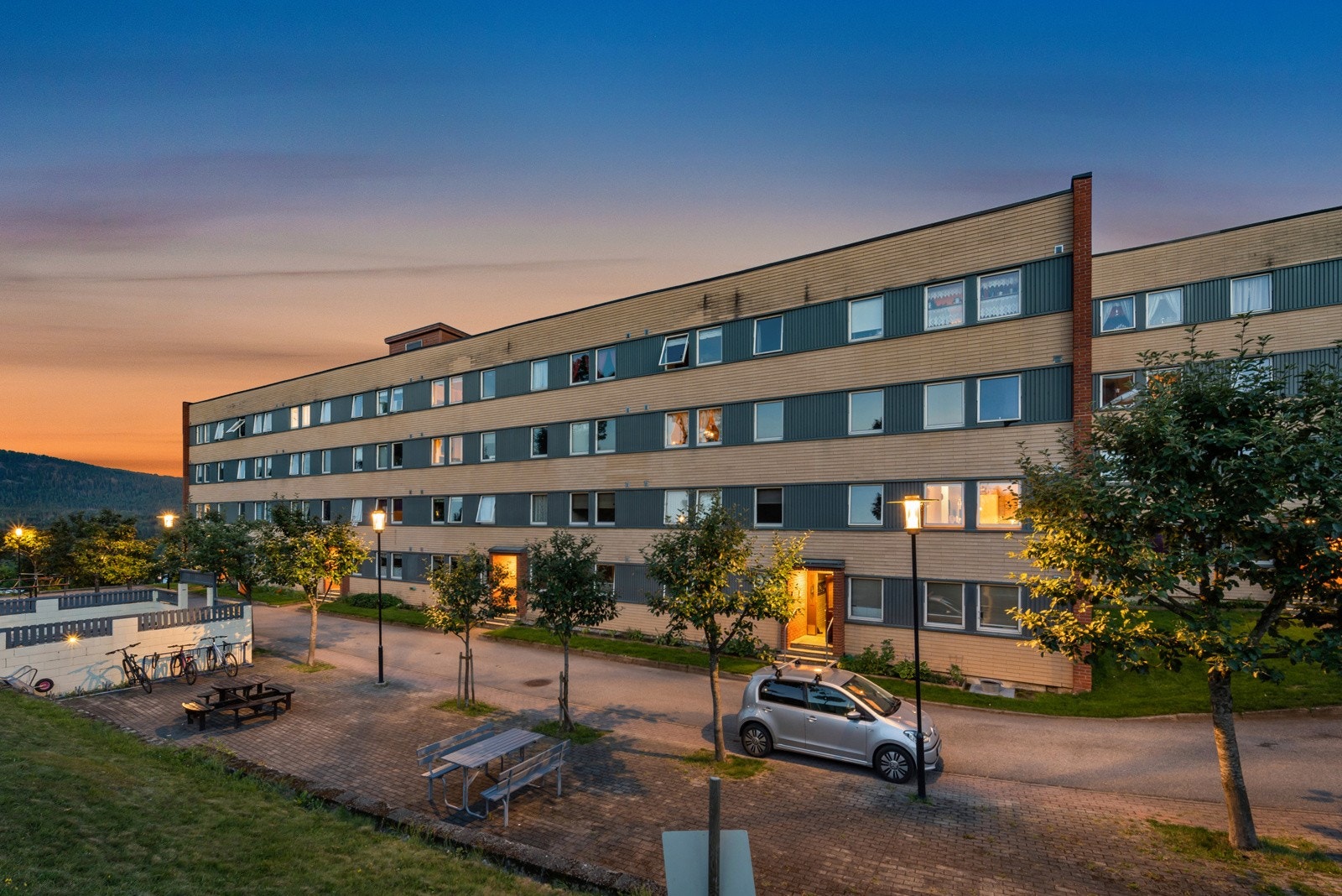 Nedre Nygård er et rolig og barnevennlig boligfelt hvor du garanert vil trives. Marka har du som nærmeste nabo Galleribilde