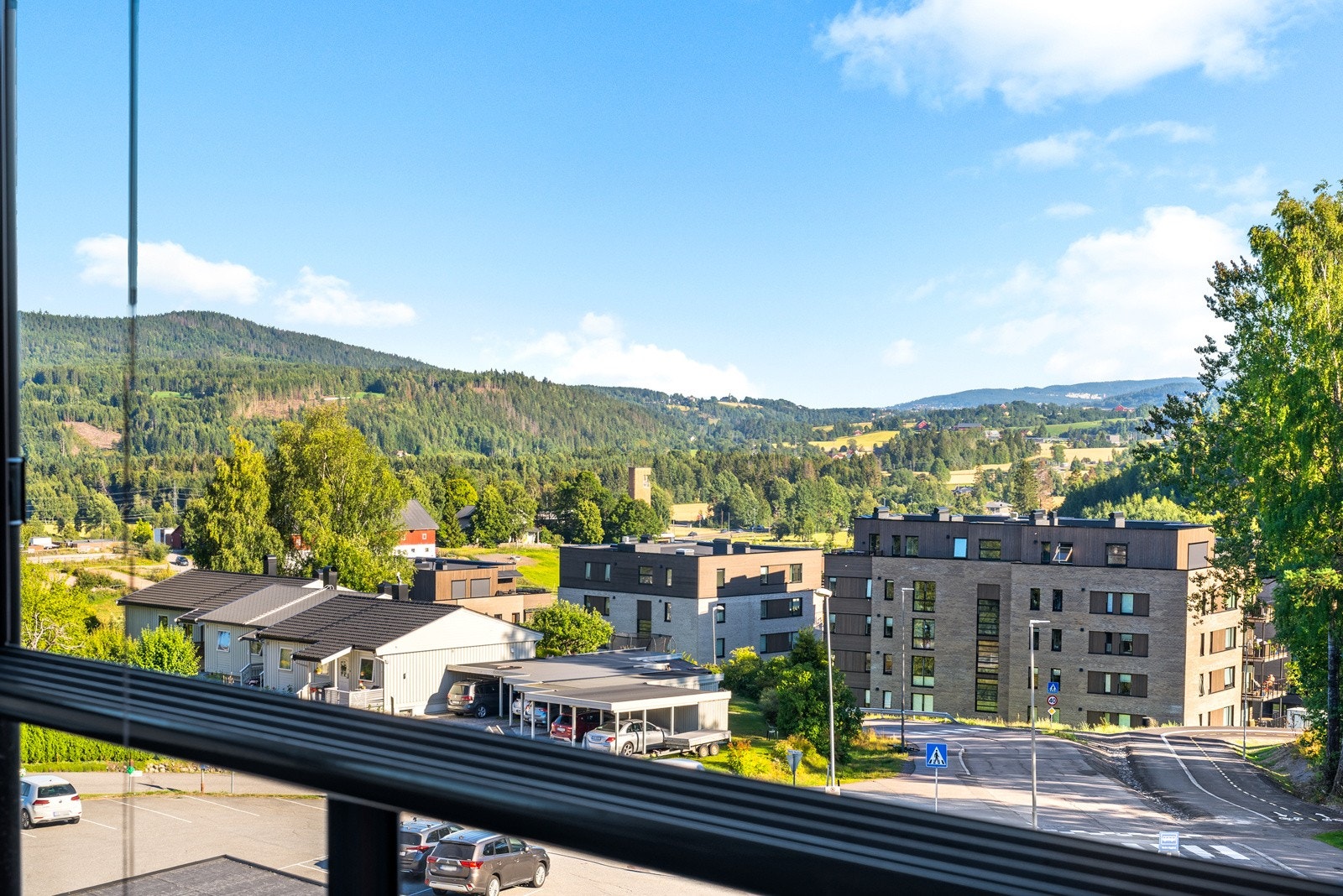 Du nyter også flott utsikt utover store deler av området. Galleribilde