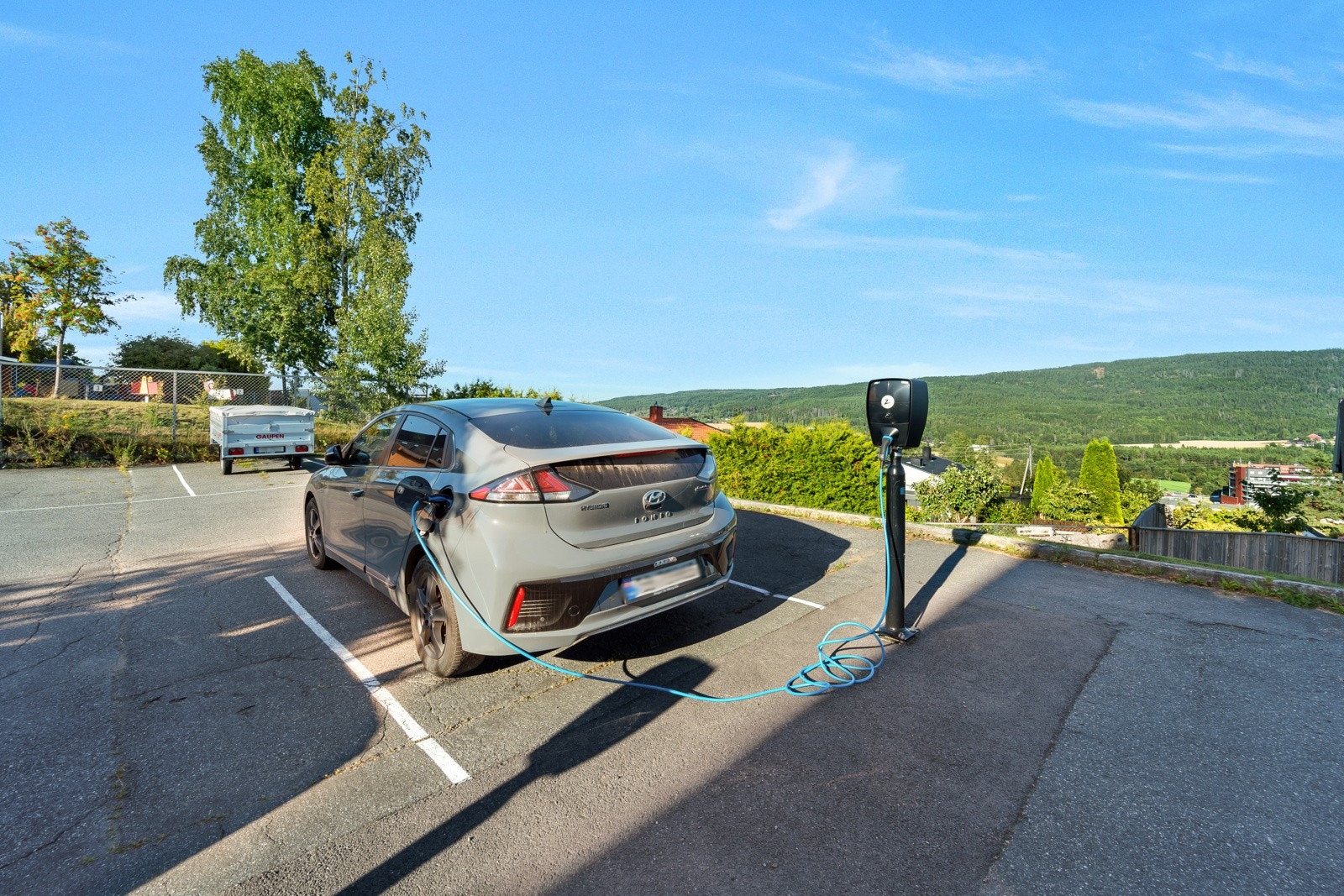 Det er mulighet for leie av parkering og garasje med og uten strømtilførsel. Galleribilde