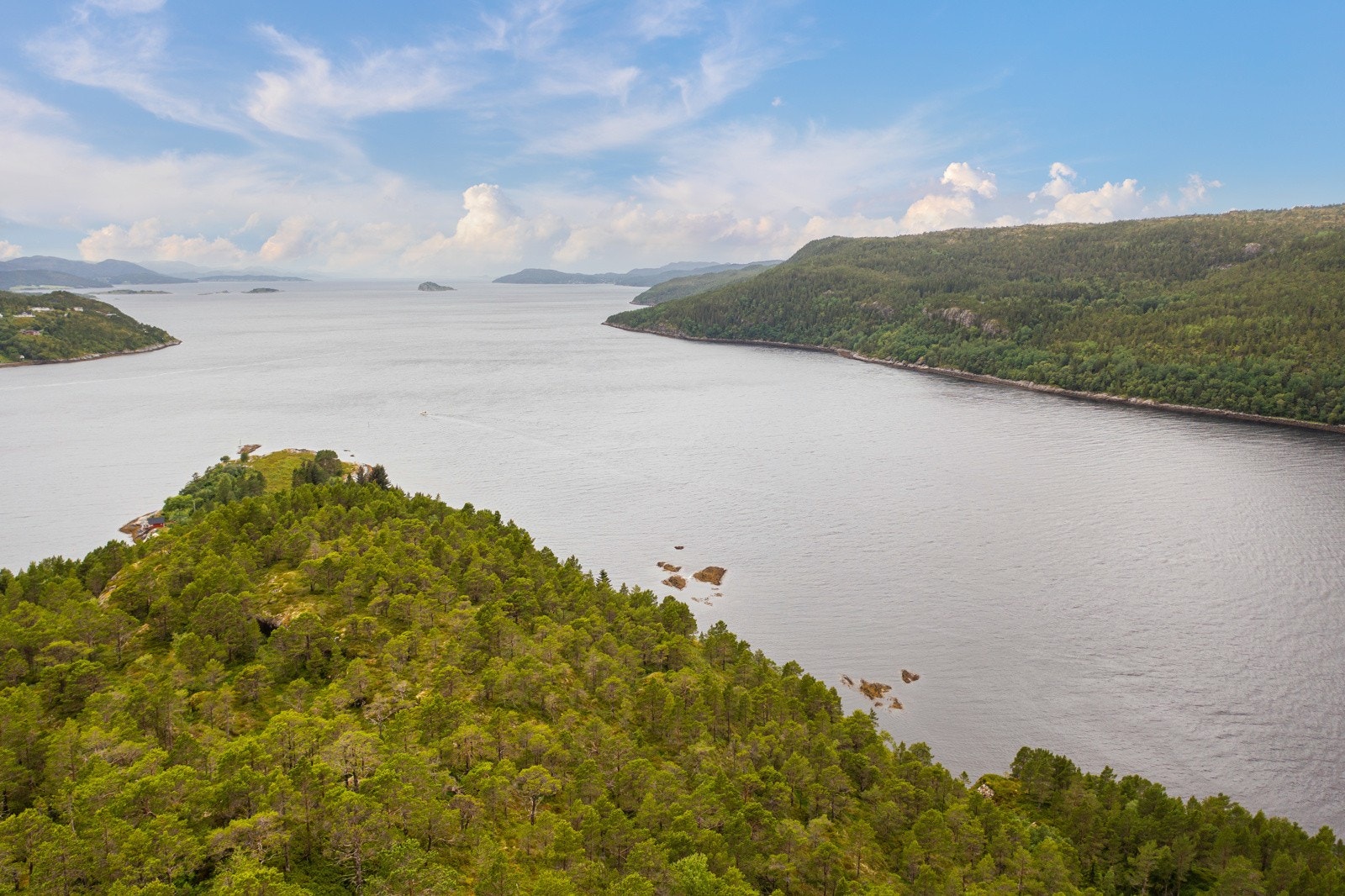 Stedet er kjent for å være et av Norges best bevarte tettsteder og har en relativt stor turisme i forhold til innbyggertallet som i dag teller ca. 240 Galleribilde