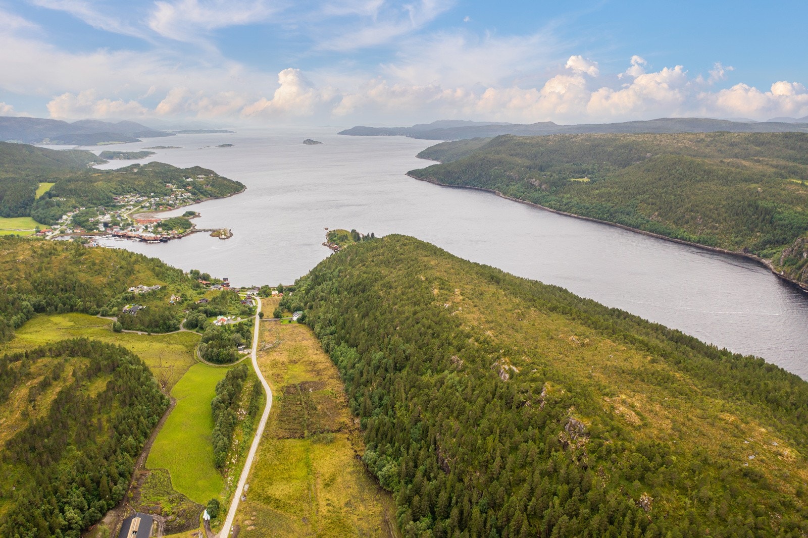 Her finner du flere nydelige turområder og gode muligheter for fiske, og i Pevika friområde finner du blant annet brygge som er ypperlig for stangfiske Galleribilde