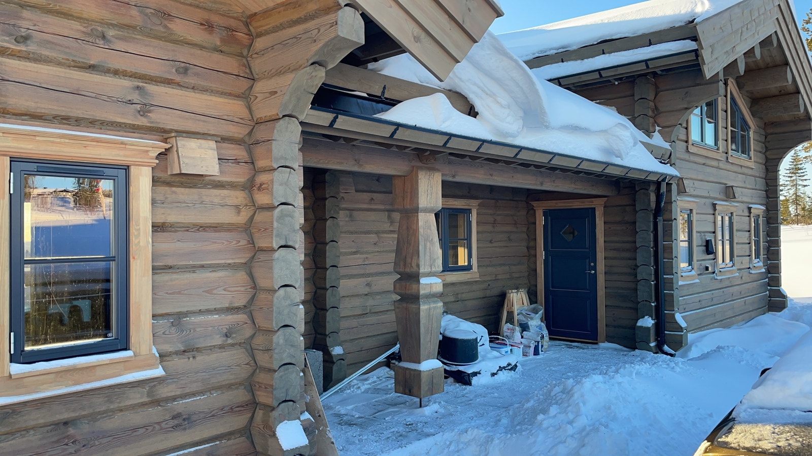 Håndlaftet av dyktige, nøyaktige laftere. Galleribilde