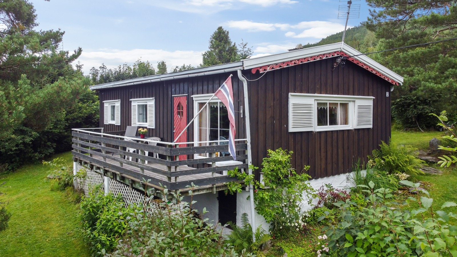 Flott tradisjonell hytte fra 1968 med herlig beliggenhet på Frosta Galleribilde