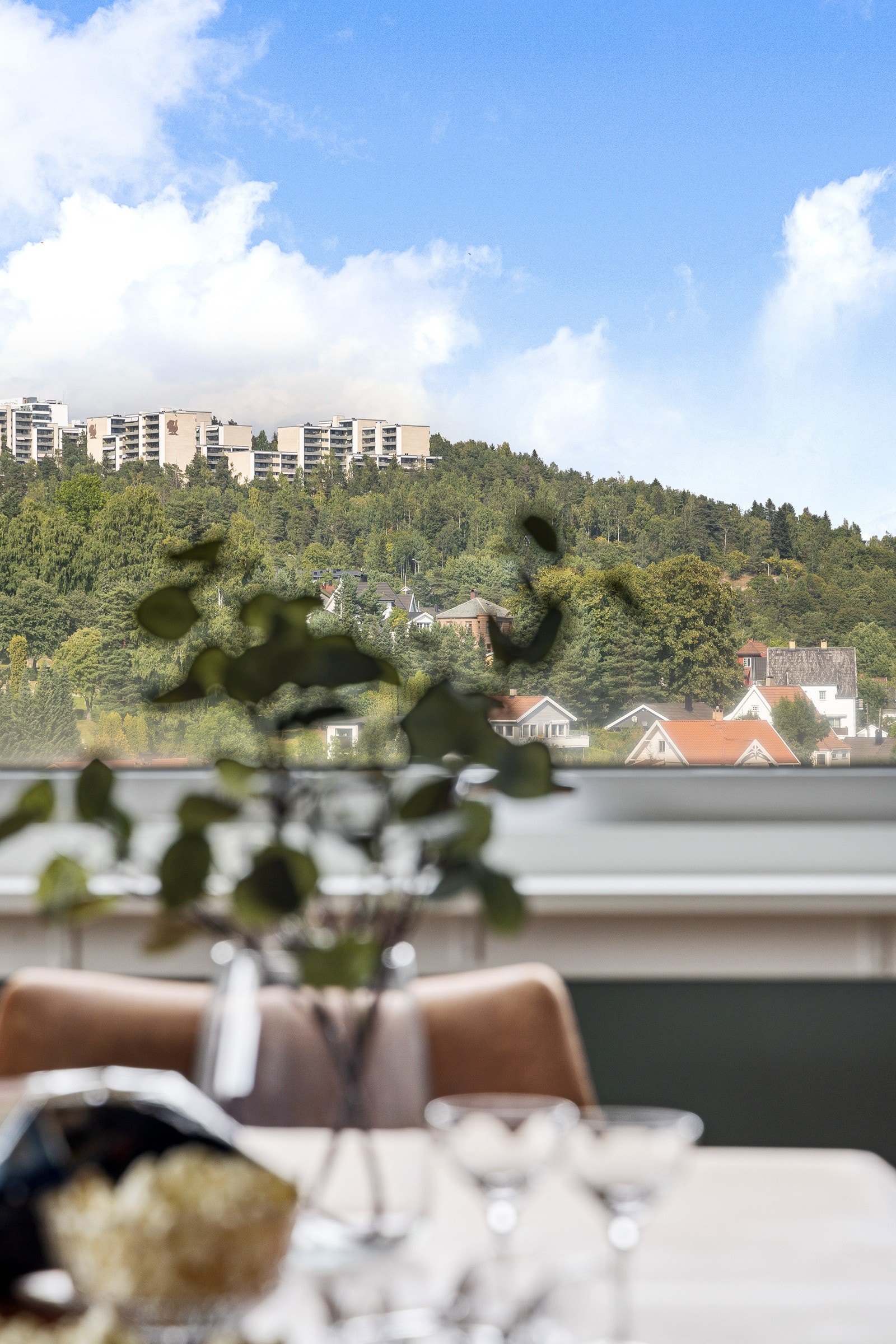 Detalj fra spisebord Galleribilde