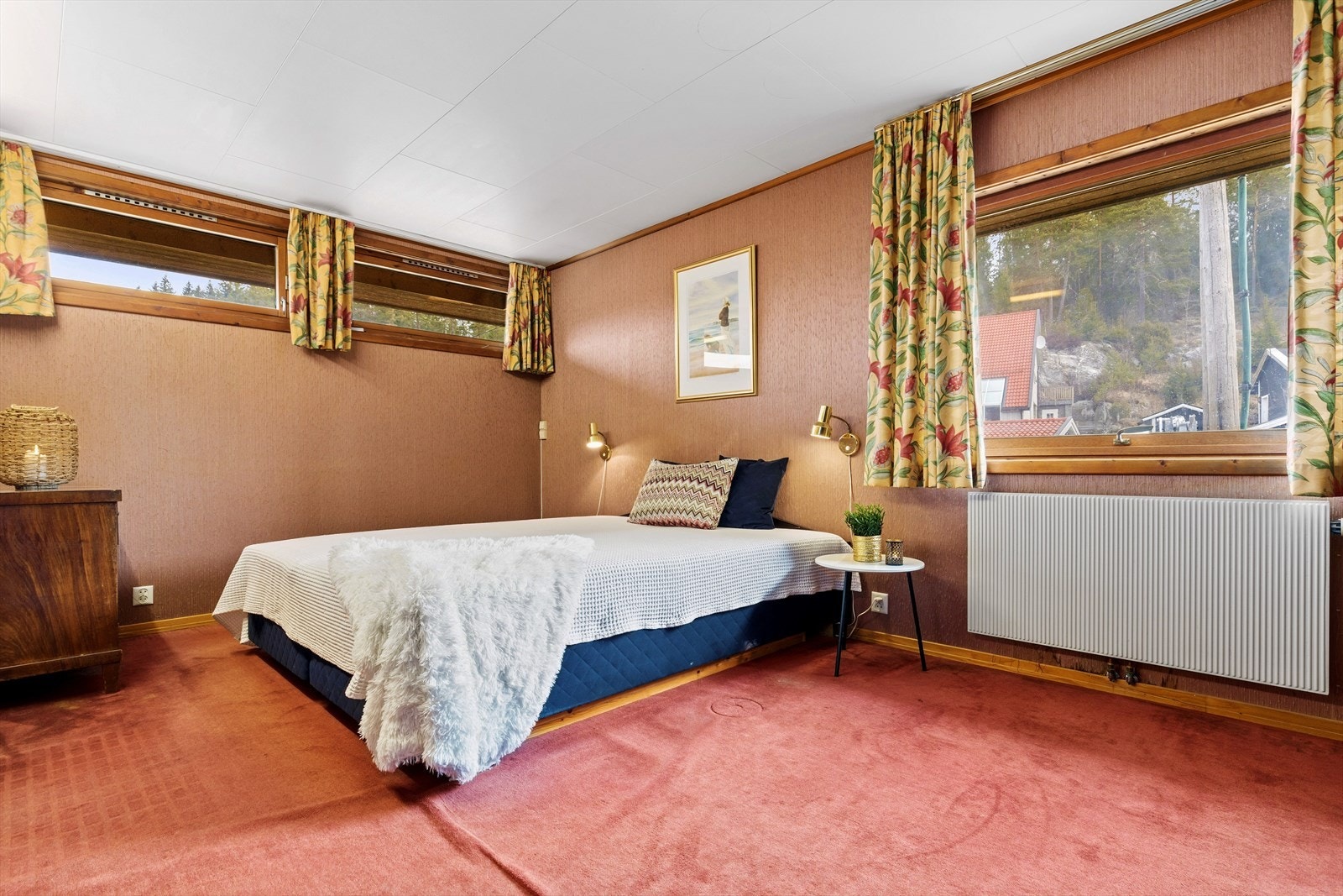 Soverom 1: Master bedroom med dør inn til eget bad/wc Galleribilde