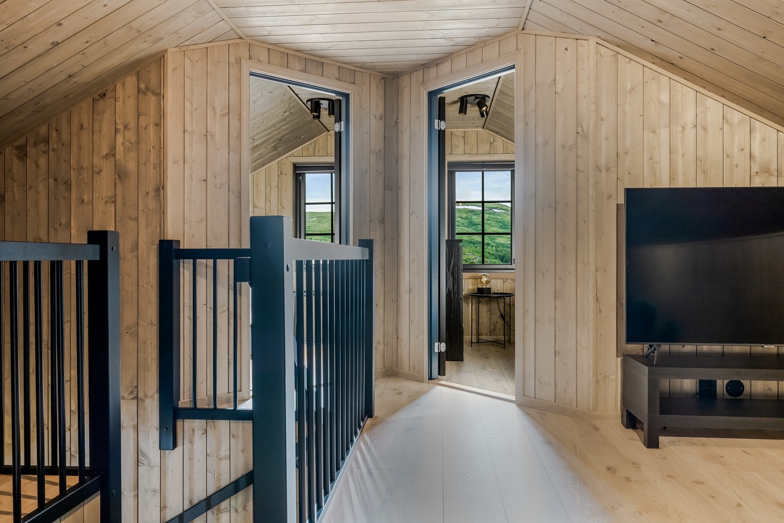 Loftsstue og to soverom i andre etasje. Galleribilde