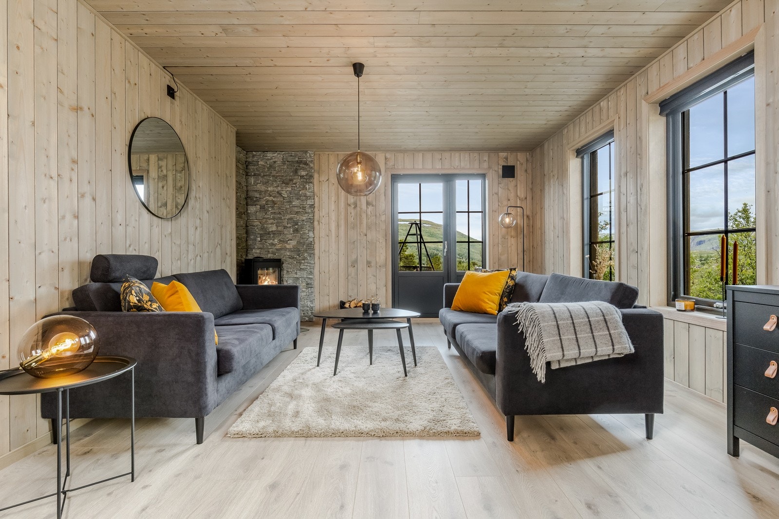 Moderne og flott stue med moderne fargevalg. Galleribilde