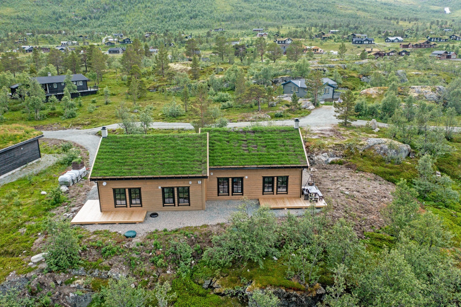 Flott hytte med høy standard og torvtak. Galleribilde
