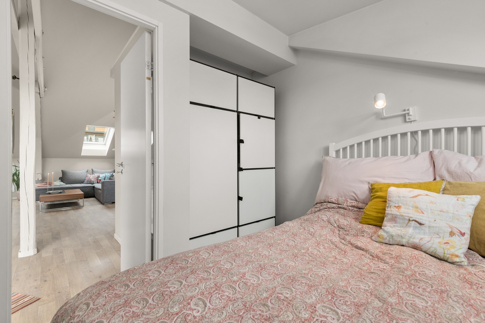 Fungerer utmerket som hovedsoverom, barnerom, gjesterom eller kontor. Galleribilde