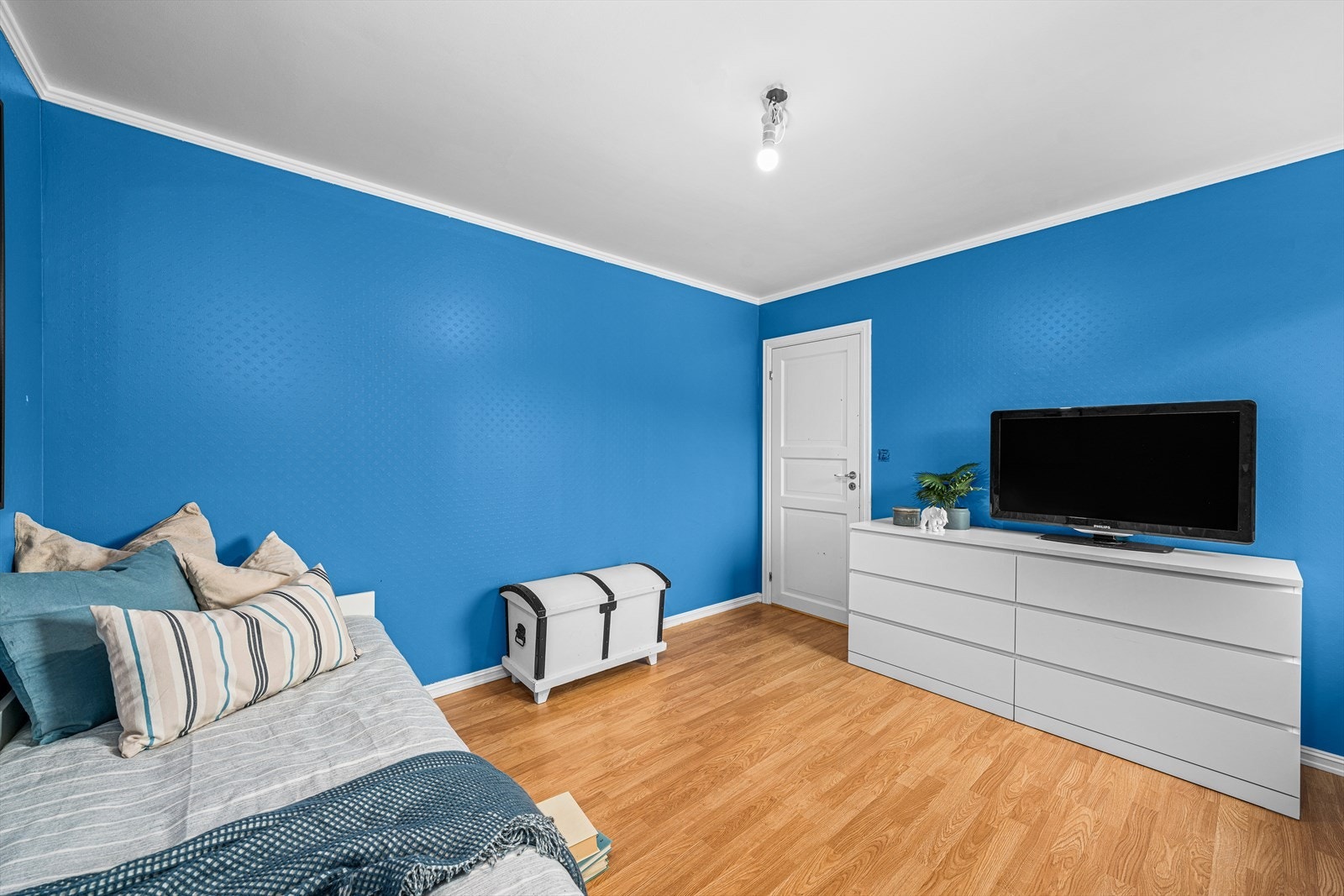 Alle soverom er av god størrelse, og byr på friske farger. Galleribilde