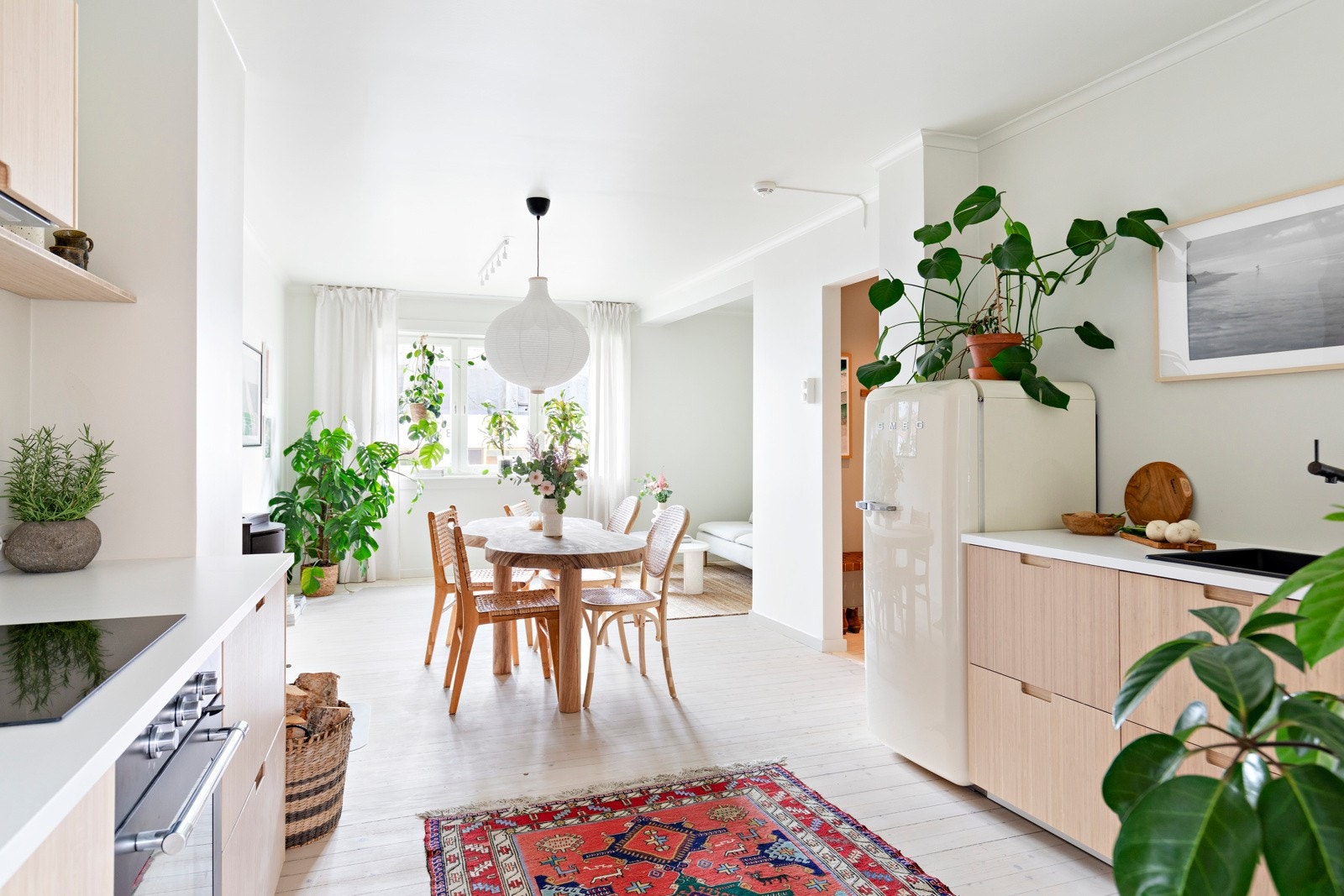 Kjerstin Falkum (tlf 922 04 707) ved Schala & Partners har gleden av å vise og presentere denne lekre leiligheten i Tromsøgata 44! Galleribilde