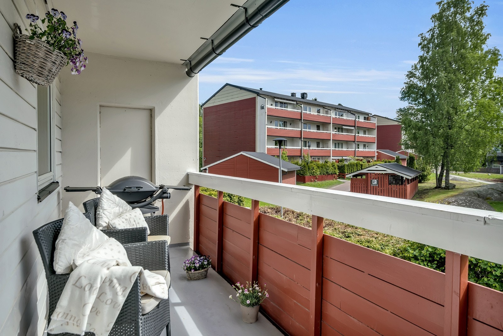 Sydvendt veranda uten innsyn. Galleribilde