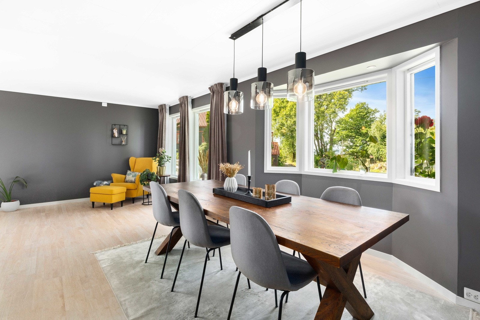 Stue med plass til spisebord Galleribilde